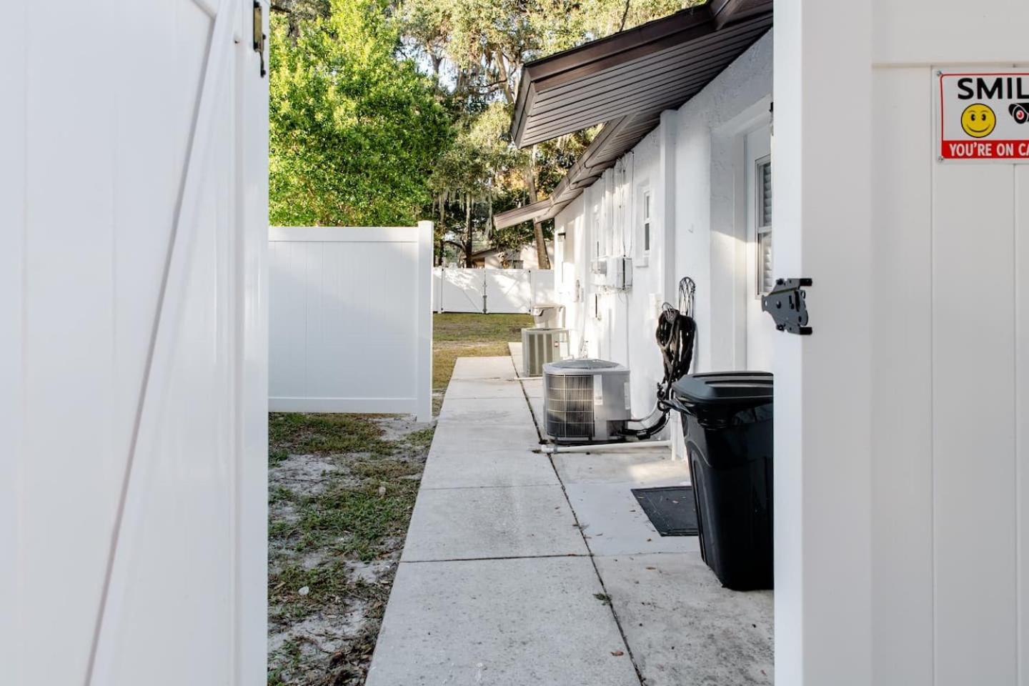 Walk Everywhere! 1-Bedroom Gem In Downtown Hub New Port Richey Dış mekan fotoğraf