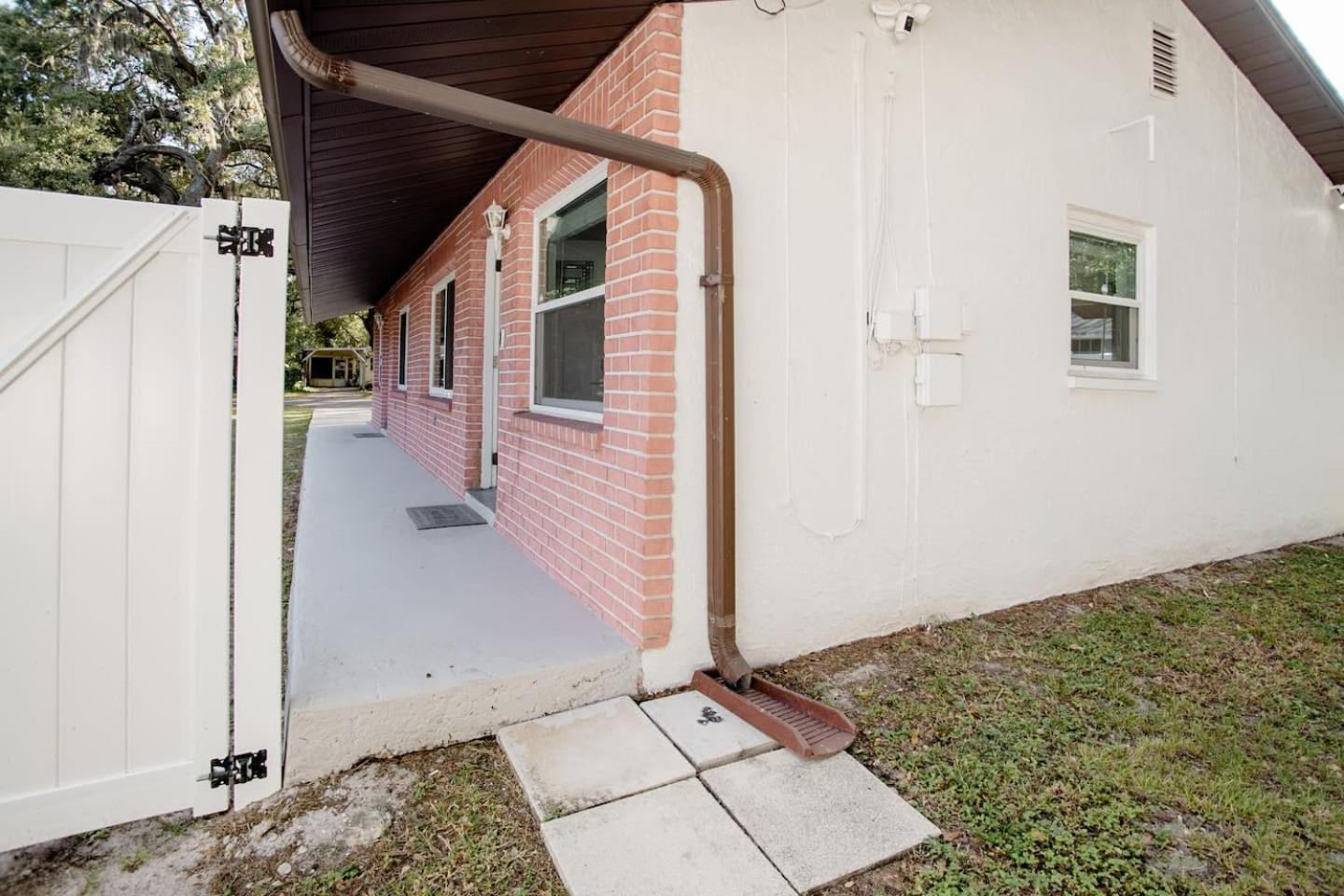 Walk Everywhere! 1-Bedroom Gem In Downtown Hub New Port Richey Dış mekan fotoğraf