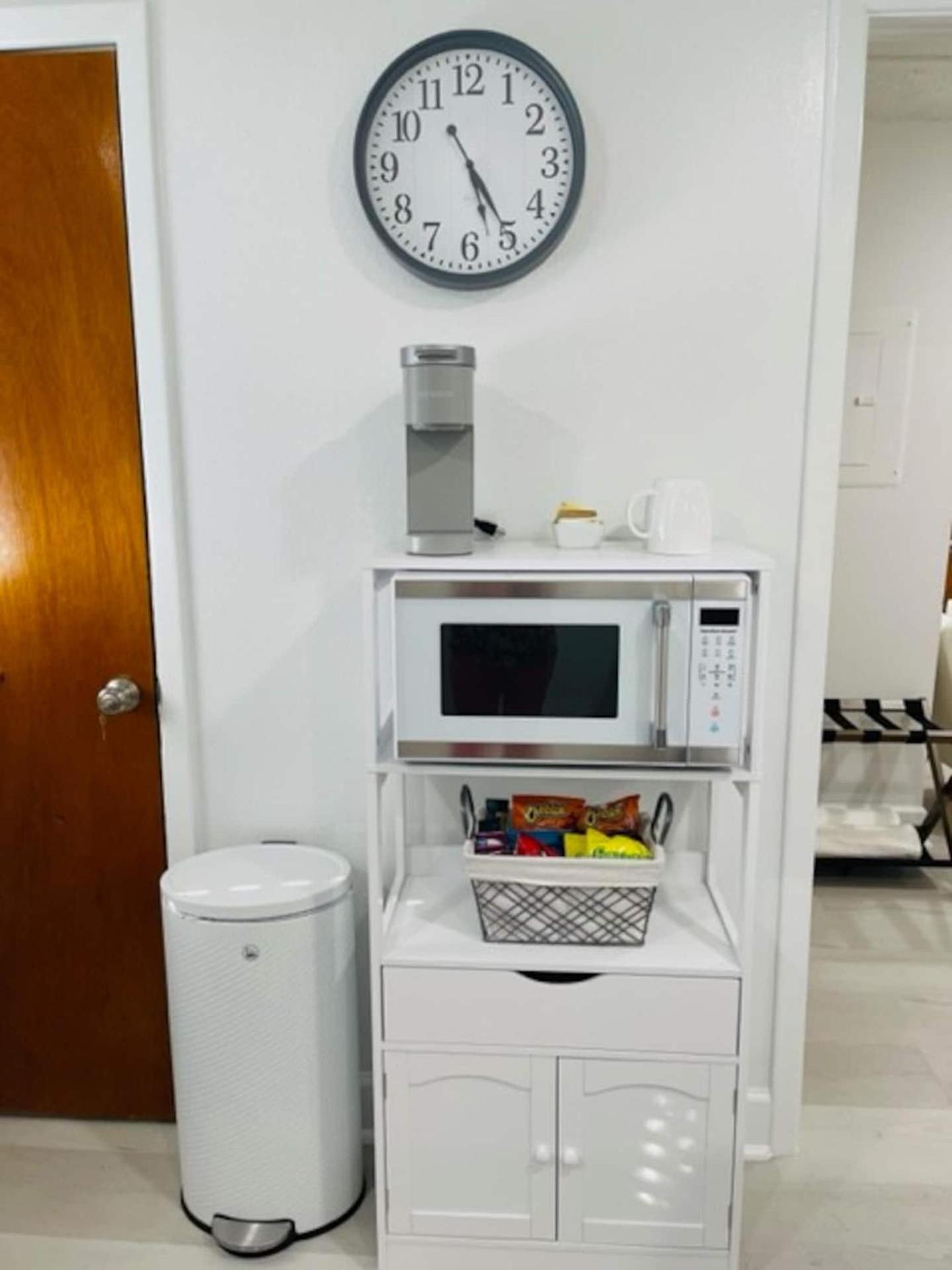 Walk Everywhere! 1-Bedroom Gem In Downtown Hub New Port Richey Dış mekan fotoğraf