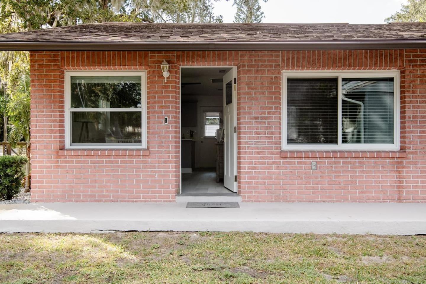 Walk Everywhere! 1-Bedroom Gem In Downtown Hub New Port Richey Dış mekan fotoğraf